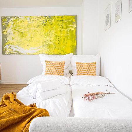 Homefy Come-Together Apartment - Balkon - Aufzug - Free Parking - Smart Tvs 에센 외부 사진