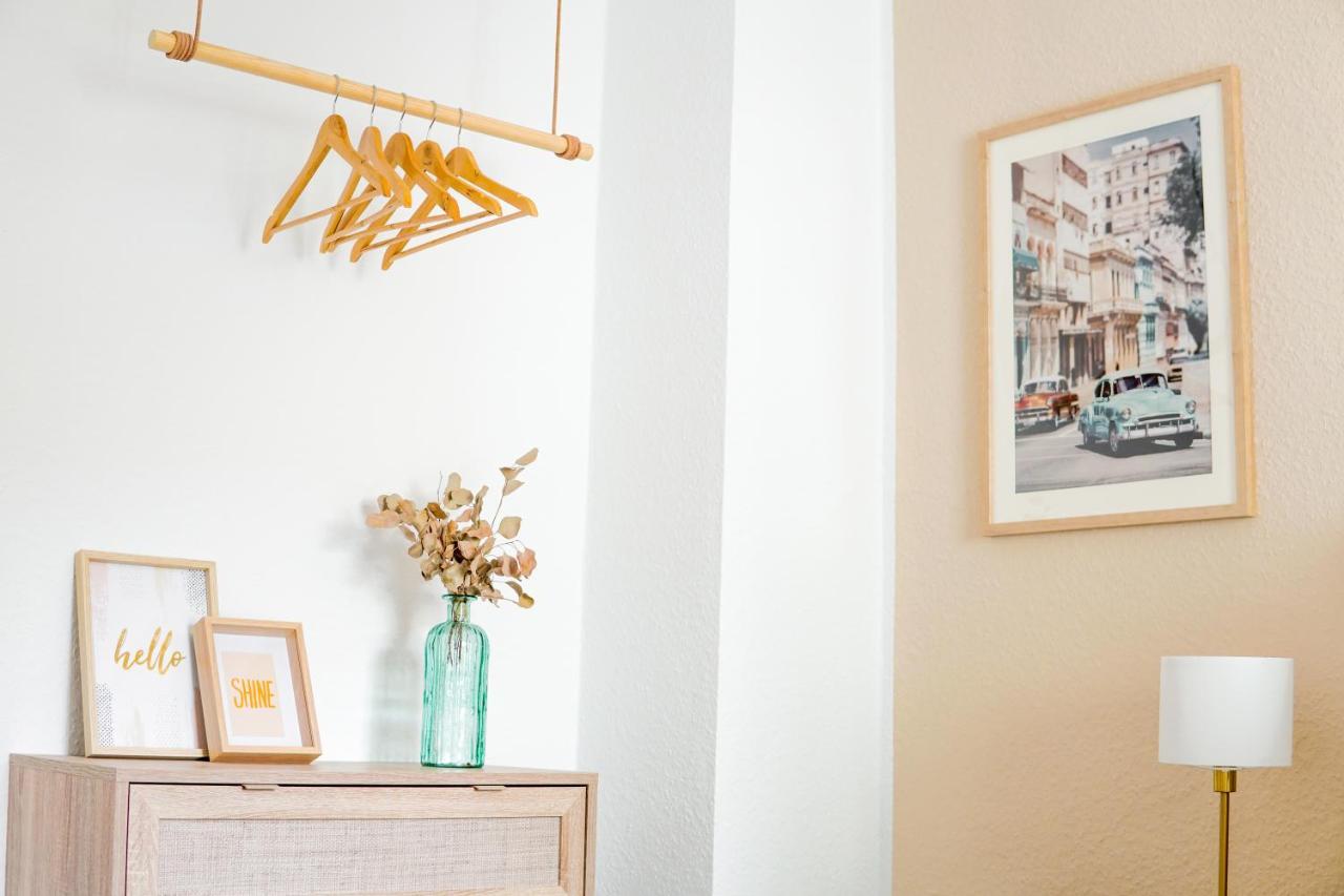 Homefy Come-Together Apartment - Balkon - Aufzug - Free Parking - Smart Tvs 에센 외부 사진